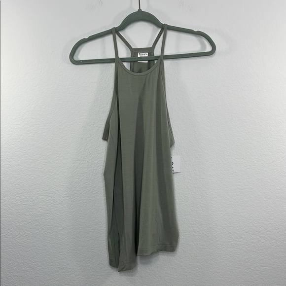 Athleta NWT‎ Essence Explore Tank Sage size Medium - Picture 2 of 12